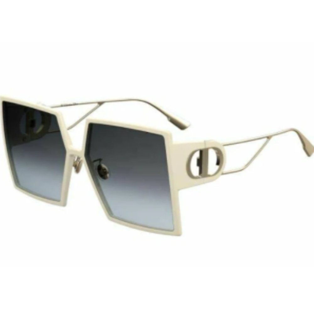 🆕 Dior Ivory 30Montaigne